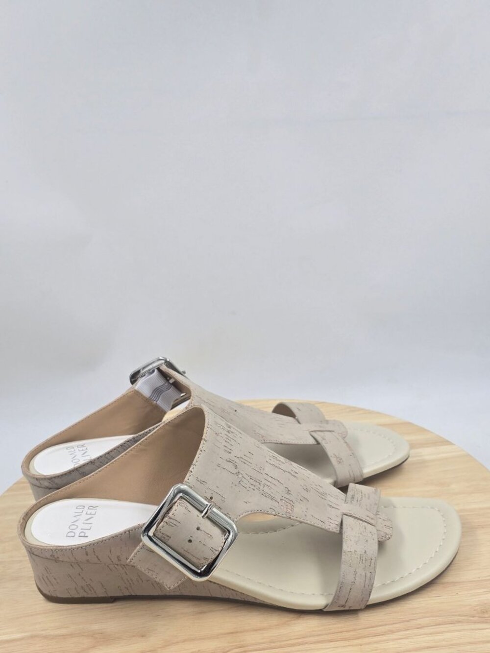 Donald Pliner Vine buckled Bone Wedge Sandals Womens Size 11M